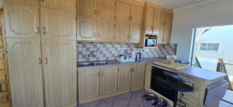 6 Bedroom Property for Sale in Reebok Western Cape